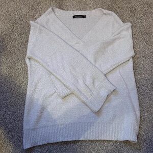 Amazon Women's V-Neck Sweater - Cream